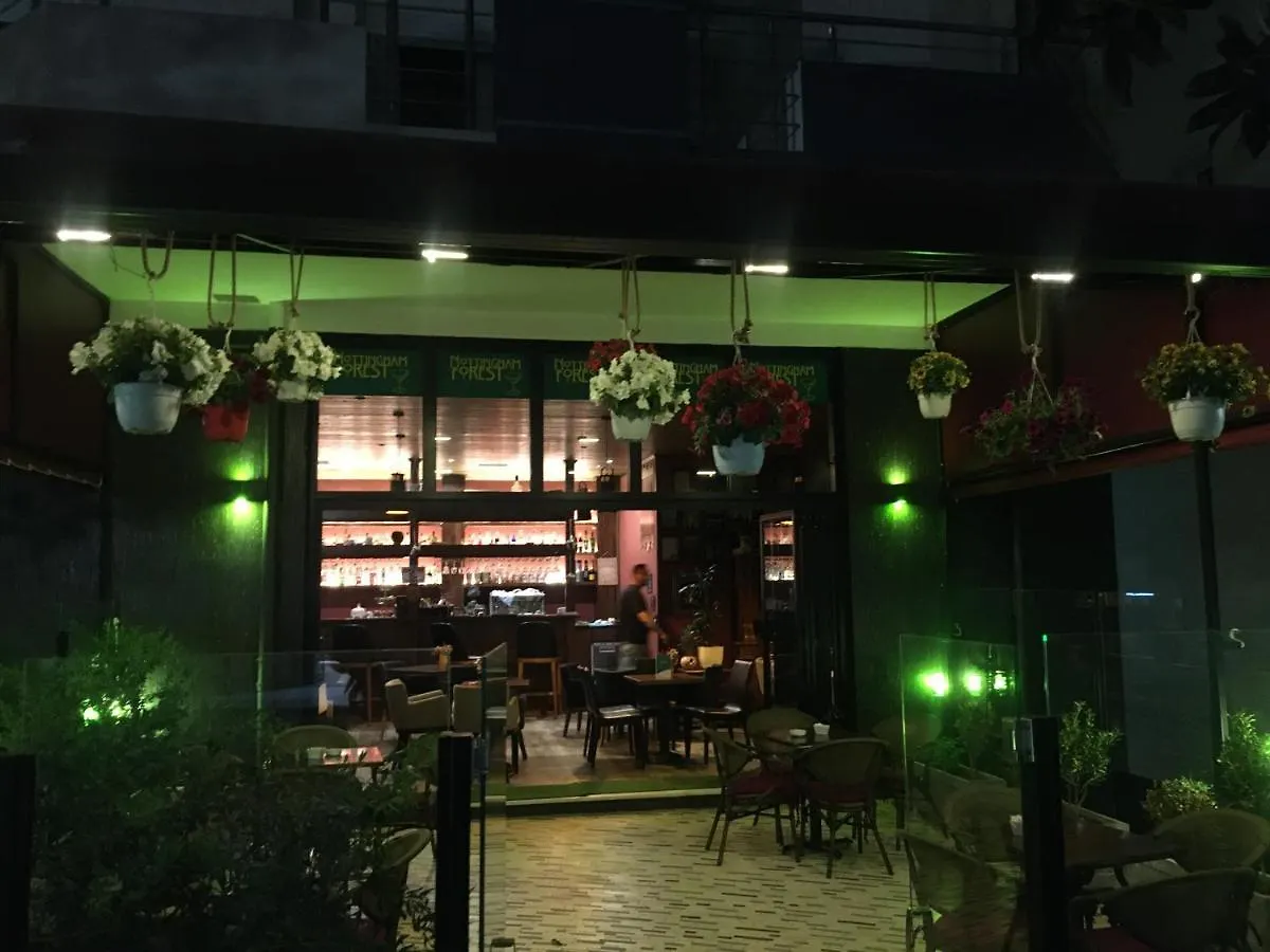 Jordan'S Hotel Влёра