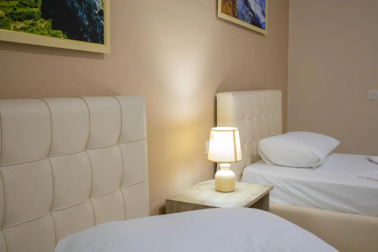 Jordan'S Hotel فلورا