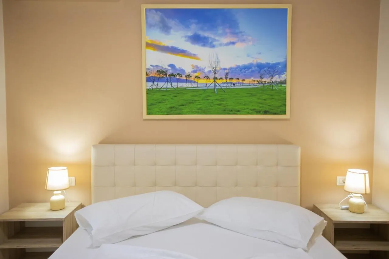 Jordan'S Hotel فلورا 3*,  ألبانيا