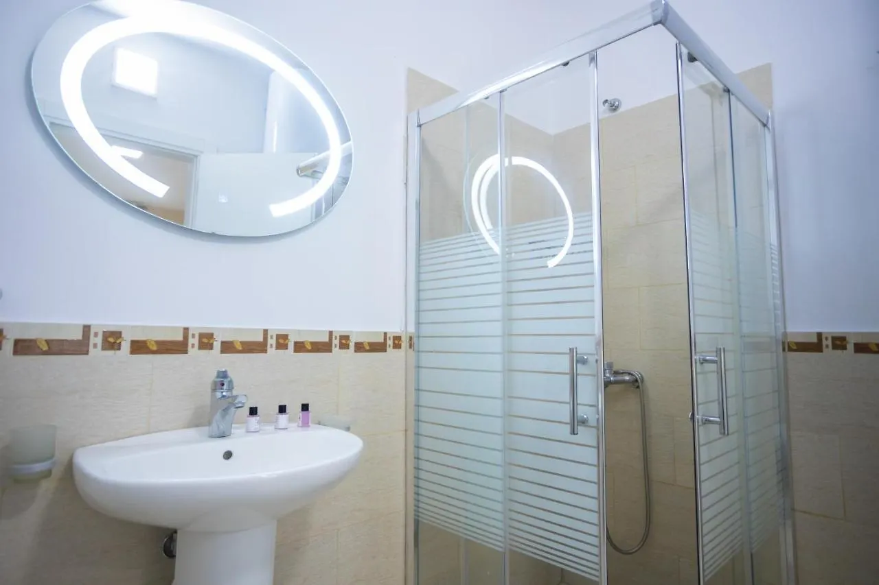 Jordan'S Hotel Влёра 3*,  Албания